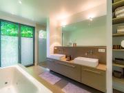 Modern and stylish garden maisonette apartment in...