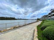 Stylish & Spacious 2 Bedroom Apartment in Downtown Zetland !