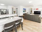 Modern Apartment in Chevron Island