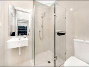 Modern Apartment in Prime Location incl White Goods