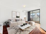 Modern Apartment in Prime North Newtown Location