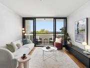 Modern Apartment in the Heart of Kingston