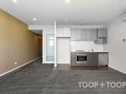 Modern Apartment in the Heart of New Port