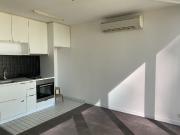 MODERN APARTMENT IN THE HEART OF THE CITY!