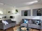 Modern Apartment Living in West Melbourne