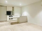 Modern Apartment Living in West Melbourne!