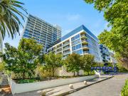 Modern Apartment Living on St Kilda Road