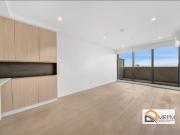 Modern apartment on the 17th floor with sweeping views...