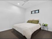 Modern Apartment Private Balcony Air Con