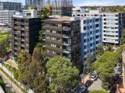 Modern Apartment with Convenience at Your Doorstep!