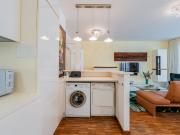 Modern apartment with fantastic facilities near...