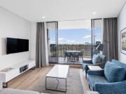 Modern Apartment with Prime Location in Mascot