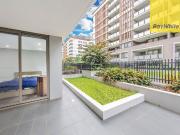 MODERN APARTMENT WITH SPACIOUS LIVING! FULLY FURNISHED