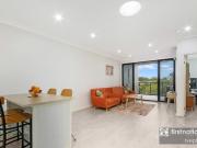 Modern Apartment with Study / Multipurpose Room and 2...