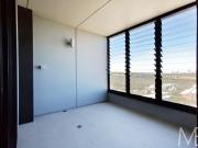 MODERN APARTMENT WITH STUDY & STUNNING VIEWS