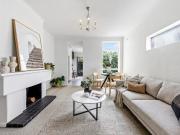 Modern 57sqm Art Deco Elegance with garage in a Premium...