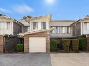 Modern Bayside 3 bed, 2 bath Townhouse Living Moments... Modern Bayside 3 bed, 2 bath Townhouse Living Moments...