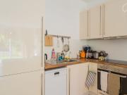 Modern, brandnew & wonderful suite with garden, Berlin...