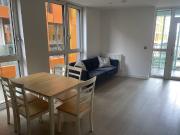Modern, bright 2 bedroom Greenwich flat with gym