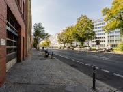 Modern & Bright 2 Room Apartment in Central Location...