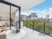 Modern,Bright, Quiet rear of the block 2 Bedroom...