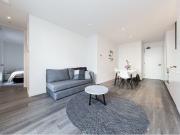 Modern Carlton Apartment with Resort Style Amenities &...