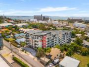 Modern CBD Apartment Central Location