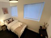 Modern Central 3BR Apartment Birmingham