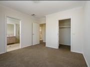 MODERN CENTRAL TOWNHOUSE