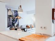 Modern & Charming Alges