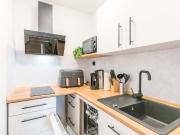 Modern & Chic Studio Apartment in Essen Apartment 32,...