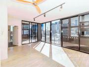 Modern city views apartment located in South Brisbane