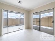Modern Coastal Living: Stunning Dual key 3 Bedroom House...