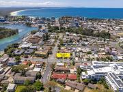 Modern Coastal Townhouse in the Heart of Forster
