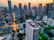 Modern Coliving Room with Rooftop Pool in Vibrant Old...