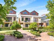 MODERN COMFORT MEETS INNER CITY LIVING