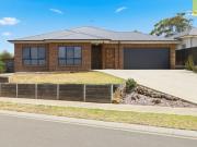 Modern Comfort & Perfect Location