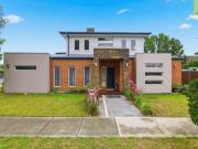 MODERN COMFORT & PERFECT LOCATION