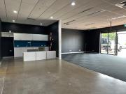 MODERN COMMERCIAL UNIT IN CBD LOCATION