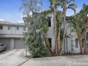 Modern Convenience in the Heart of Melton Modern Convenience in the Heart of Melton