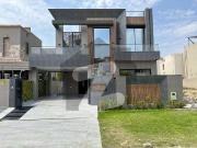 Modern Design 10 Marla Brand New Lavish Mahal available...