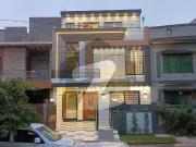 Modern design brand new tripple storey 5 marla house in...