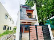 Modern Design Elegantly Finished 3 Storey Single...