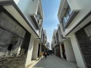 Modern Design townhouse FOR SALE in Project 8 Q.C Rey
