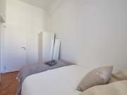 Modern double bedroom in Alameda Room 8