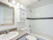 Modern double bedroom near Wellesley underground station...