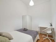 Modern double interior bedroom in Alameda Room 6