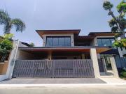 Modern Elegant House and Lot for Sale in BF homes...