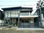 Modern Elegant House & Lot for Sale at The Orchard...