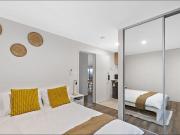 Modern Ensuite Rooms – Walk to Beach I $350/wk I 20...